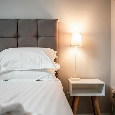 Perfect Pad For Two In Pretty Village Location Pass The Keys Apartman *