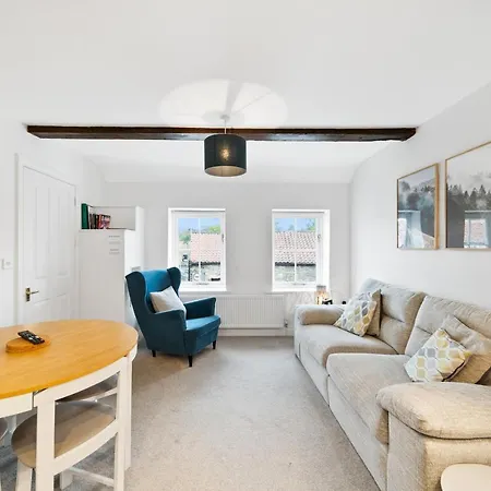 Apartman Perfect Pad For Two In Pretty Village Location Pass The Keys *