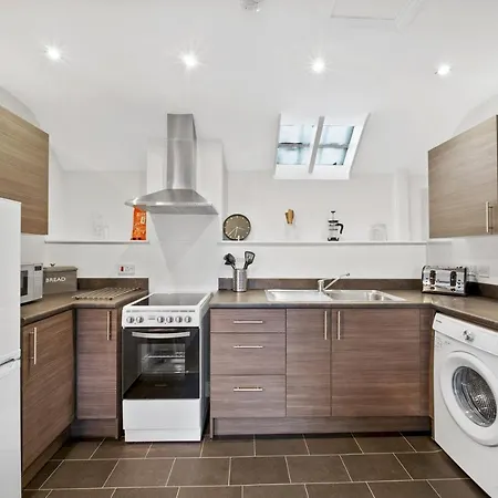 Perfect Pad For Two In Pretty Village Location Pass The Keys Apartman Pickering