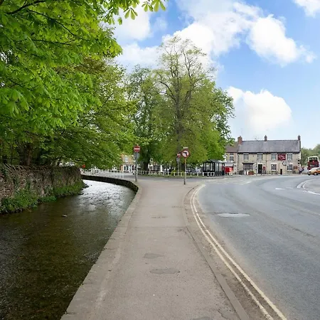 Perfect Pad For Two In Pretty Village Location Pass The Keys Apartman Pickering