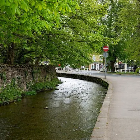 Perfect Pad For Two In Pretty Village Location Pass The Keys Pickering