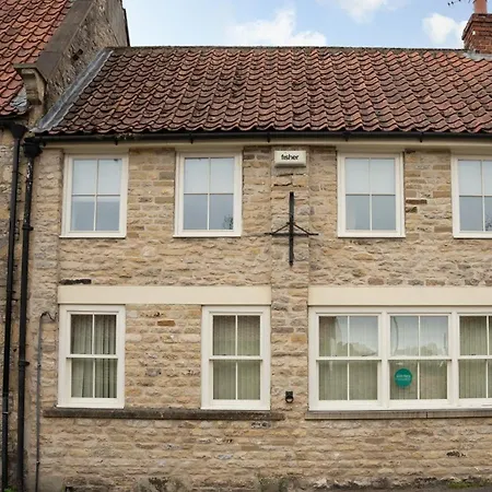 Perfect Pad For Two In Pretty Village Location Pass The Keys * Pickering